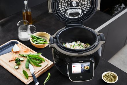 Multicooker Tefal Cook4Me: Asistentul tău inteligent pentru mese rapide și sănătoase